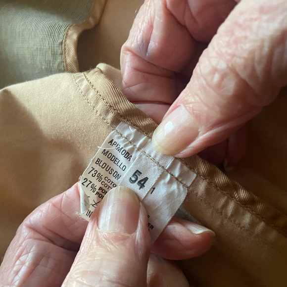 Giorgio Armani, cotton  mix , 2 zipper pockets, 2 button pockets. - Picture 6 of 7